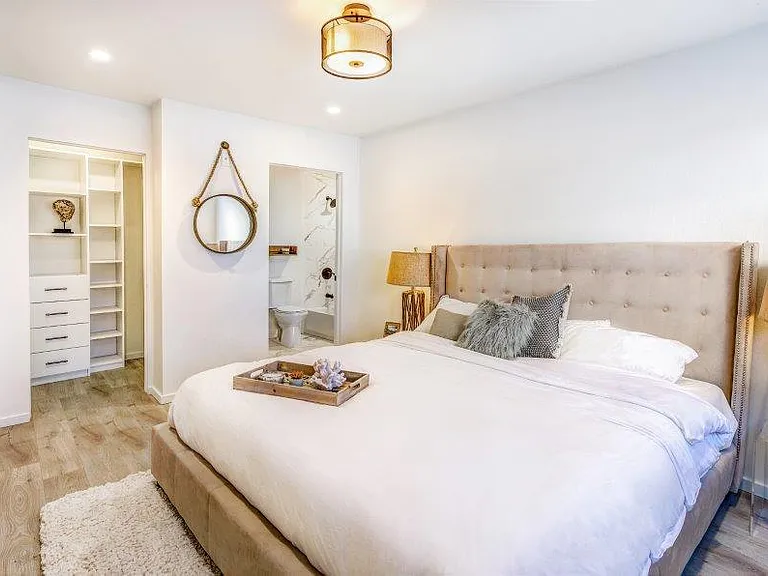 6050 Cadillac Ave #207 — Photo 5