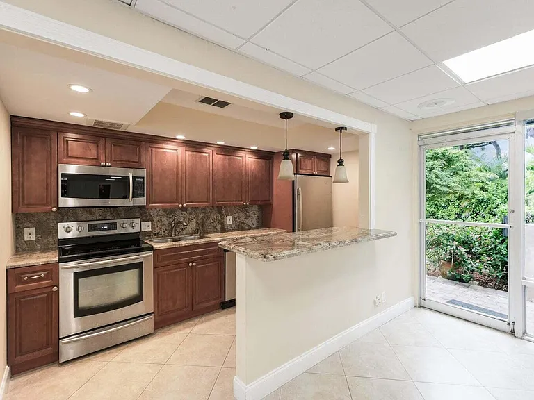 950 Ponce De Leon Rd #309 — Photo 26