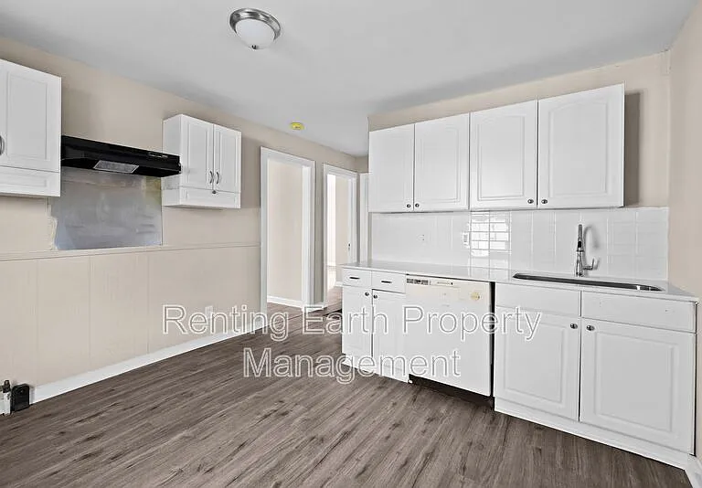 2423 Circle Dr — Photo 8