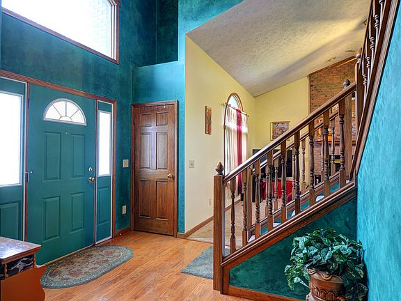 4th image of 641 Copperfield Ln