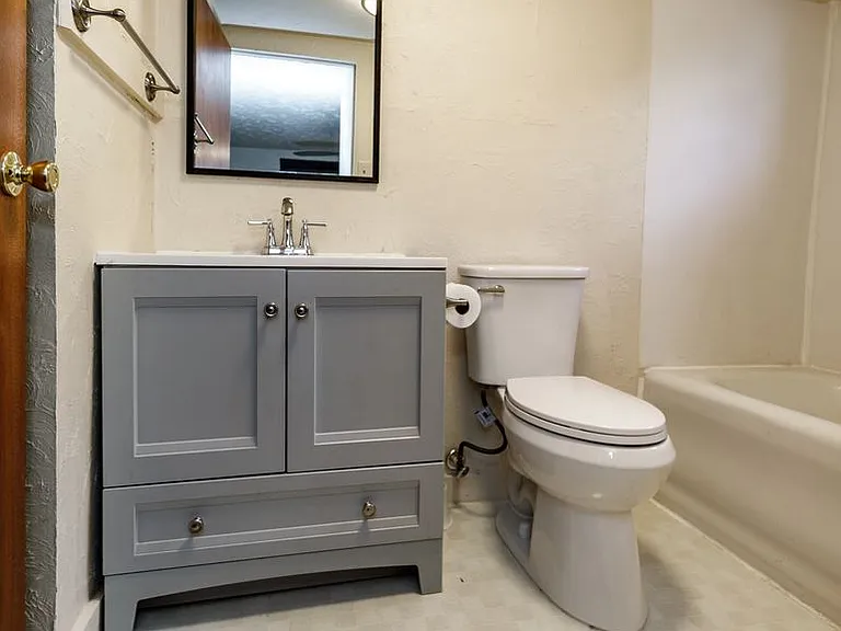 37 Delaware Rd — Photo 5