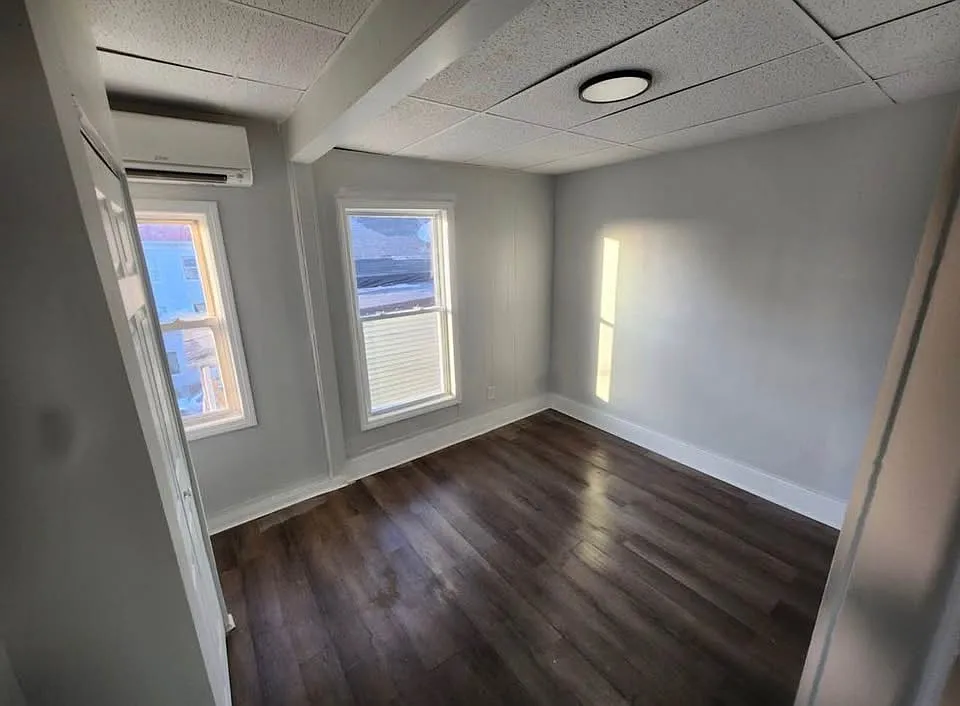 Building Photo - 48 Coral St #1