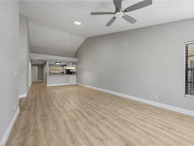 6654 Tannin Ln #B — Photo 16