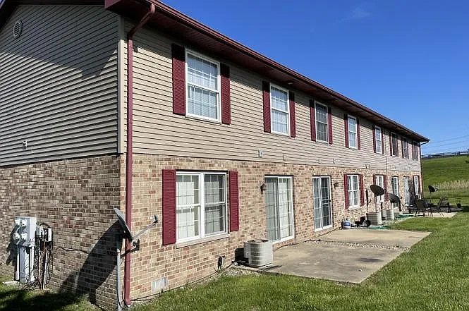 1241 James Ct #3 — Photo 3