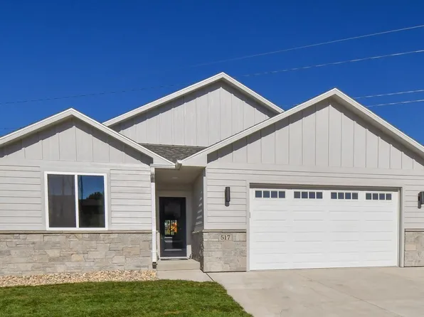 517 N Woodland Ct, Brandon, SD 57005