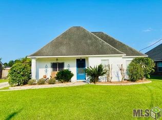 30489 Paul Dr, Walker, LA 70785