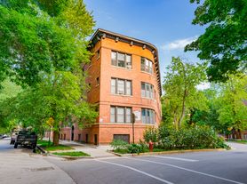 1267-71 W. Ardmore/1286-88 N. Victoria