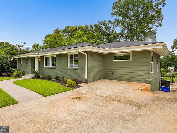 2nd image of 3669 Crestview Dr SE