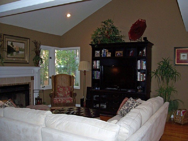 2nd image of 11 Rusty Rail Ln