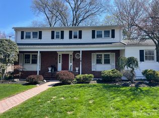2 Paula St, Edison, NJ