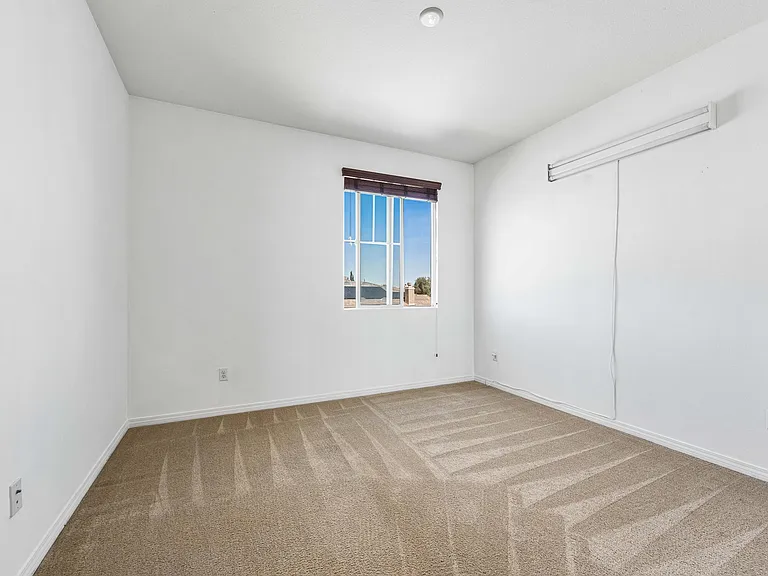 1364 Wellington Dr — Photo 22