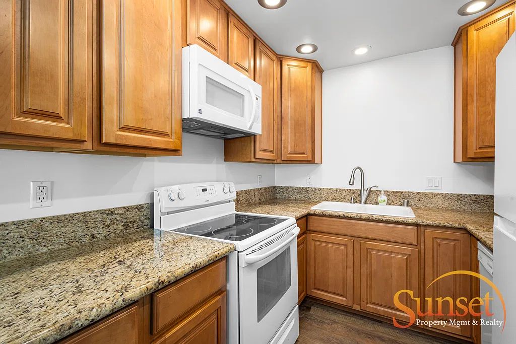 2 bed, 786 sqft, $2,995 — Photo 3