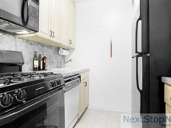 5th image of 245 E 54th St APT 6K