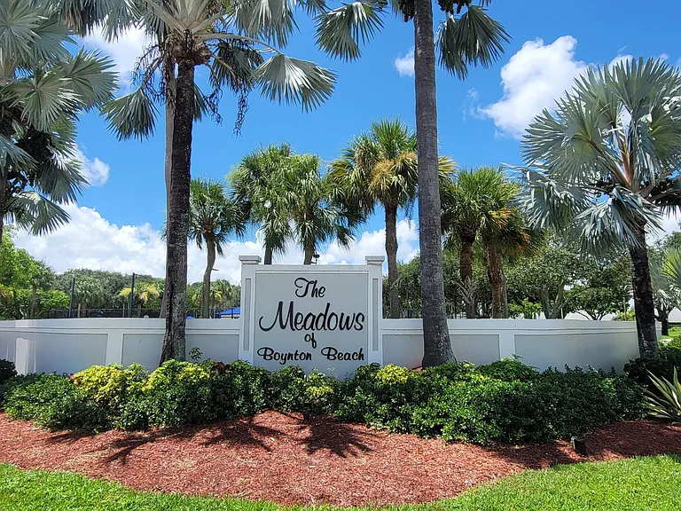 1617 Meadows Cir W — Photo 18