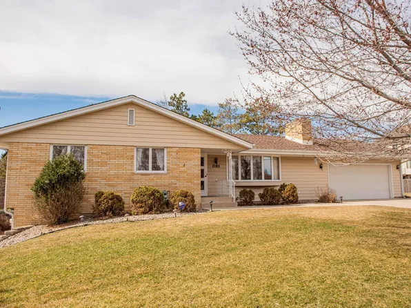 7102 Baker Rd, Eden Prairie, MN 55346