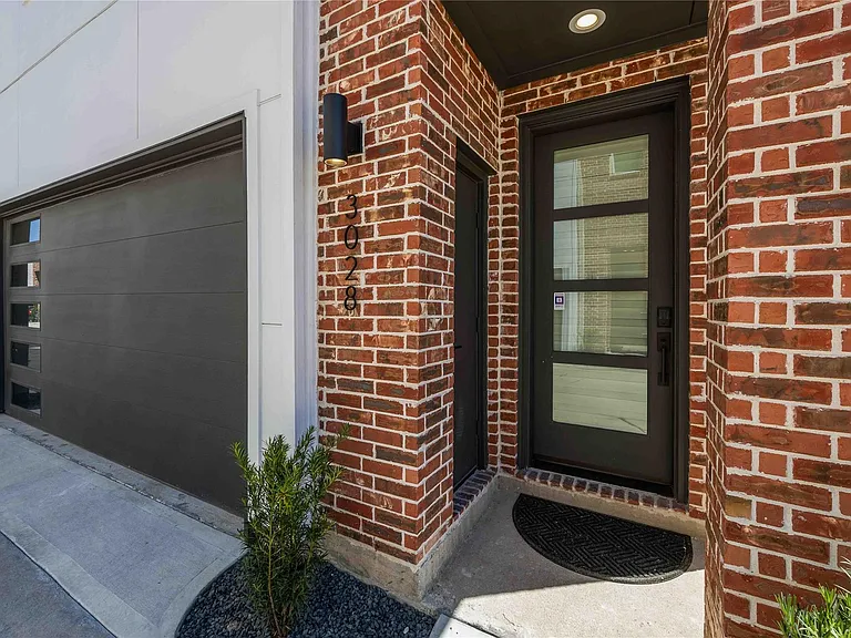 3028 Lamar St — Photo 3