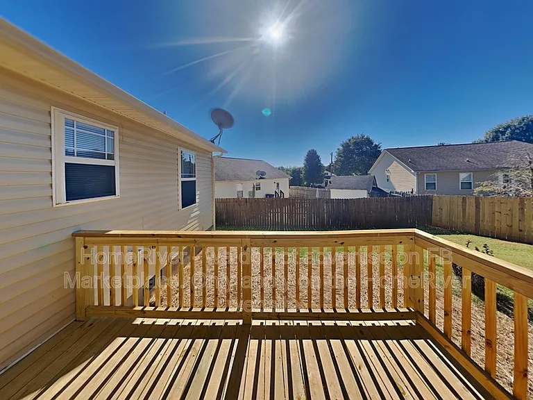 515 Creekview Dr — Photo 18
