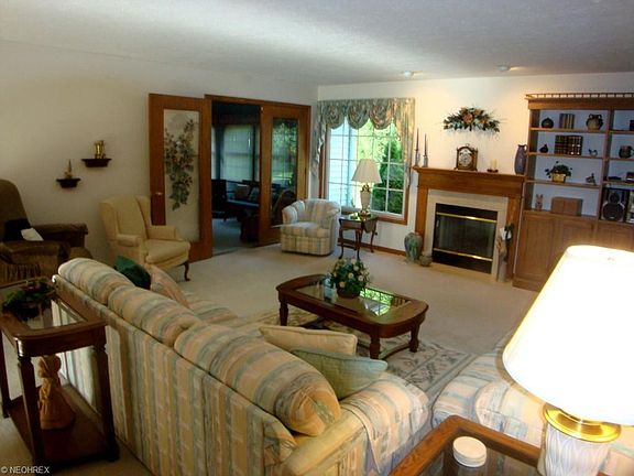 3rd image of 275 Edison Dr