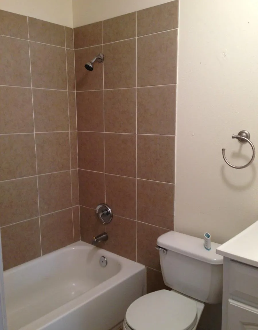 3 bed, 1235 sqft, $1,900 — Photo 4