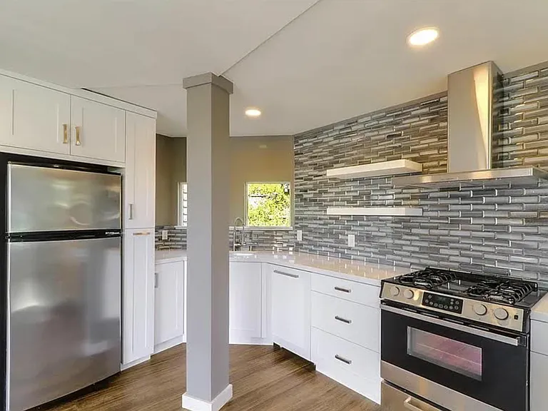 16001 Glen Una Dr — Photo 3