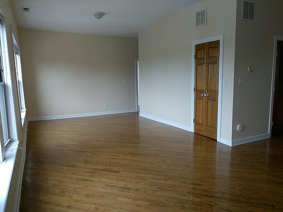 2nd image of 1775 W Wilson Ave APT 3W