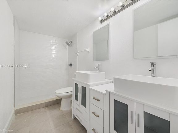 4th image of 2211 SW 122nd Ct #22