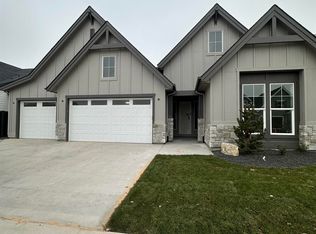 4226 W Thornapple Dr, Meridian, ID 83646