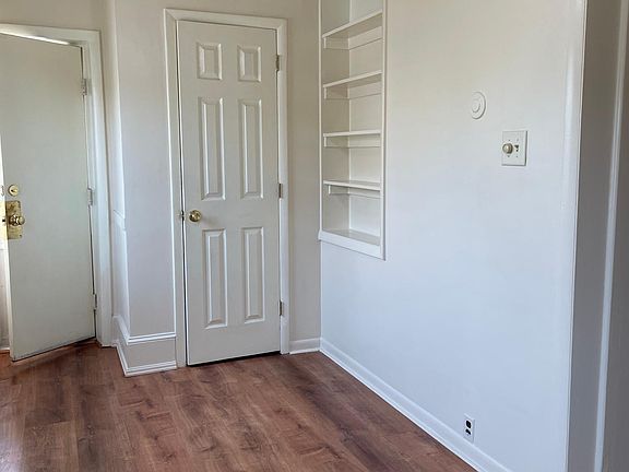 3rd image of 1002 N Madison St APT 4