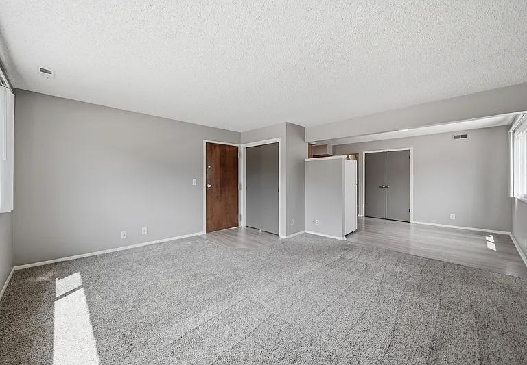 438 S 27th St #3 — Photo 1