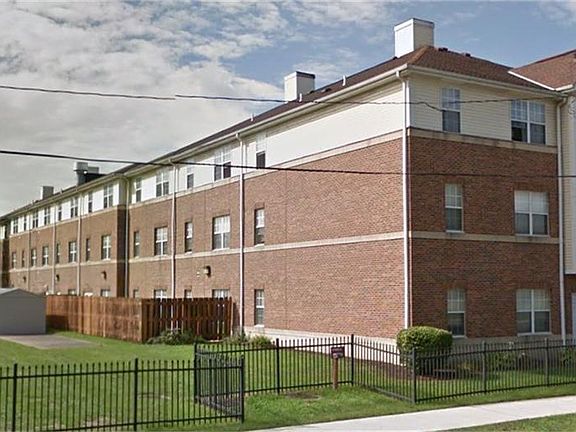 4th image of 7600 Woodland Ave
