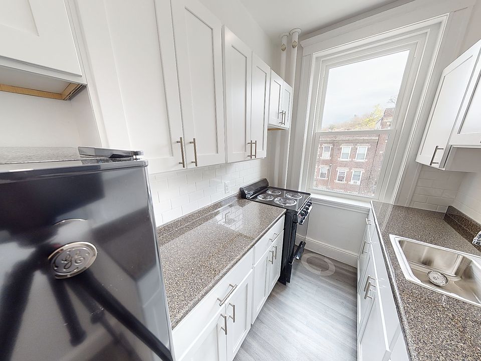 1st image of 109 Brainerd Rd APT 11