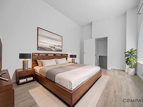 3rd image of 88 Fulton St #703