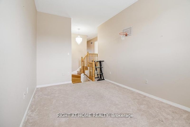 Brampton House for rent - 3 Bedrooms — photo 27