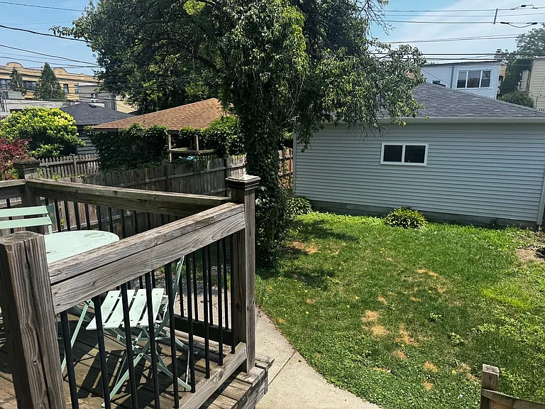 2441 N Mozart St — Photo 33