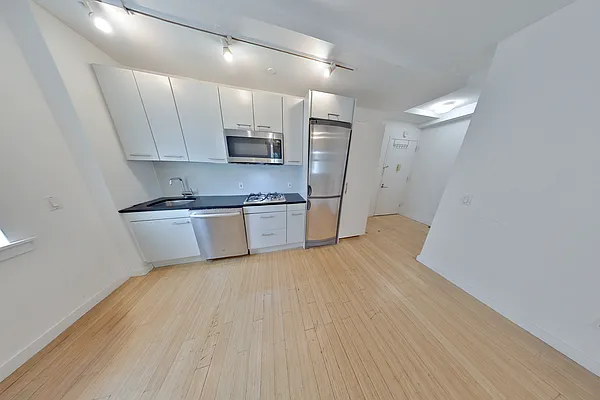 Rented by The Downtown LLC | media 11