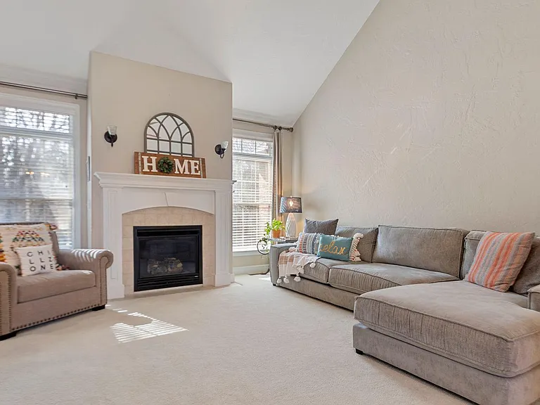4332 E Ambrose Dr — Photo 18