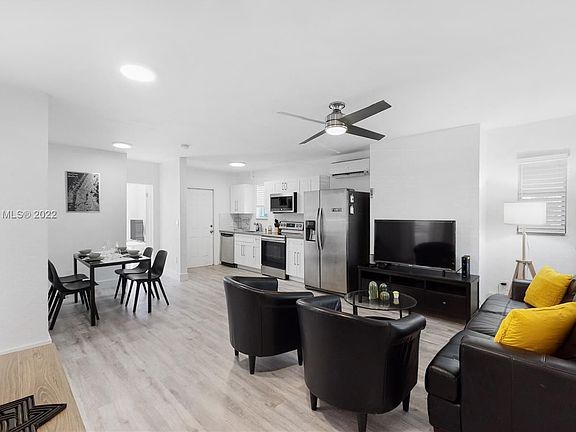 4th image of 400 NW 46th St #1