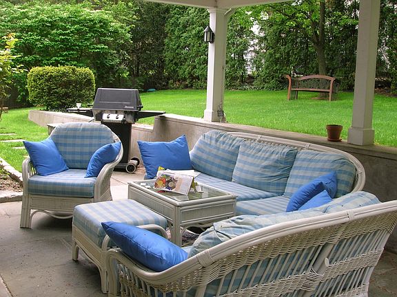 Relax & enjoy barbaques w/family & friends