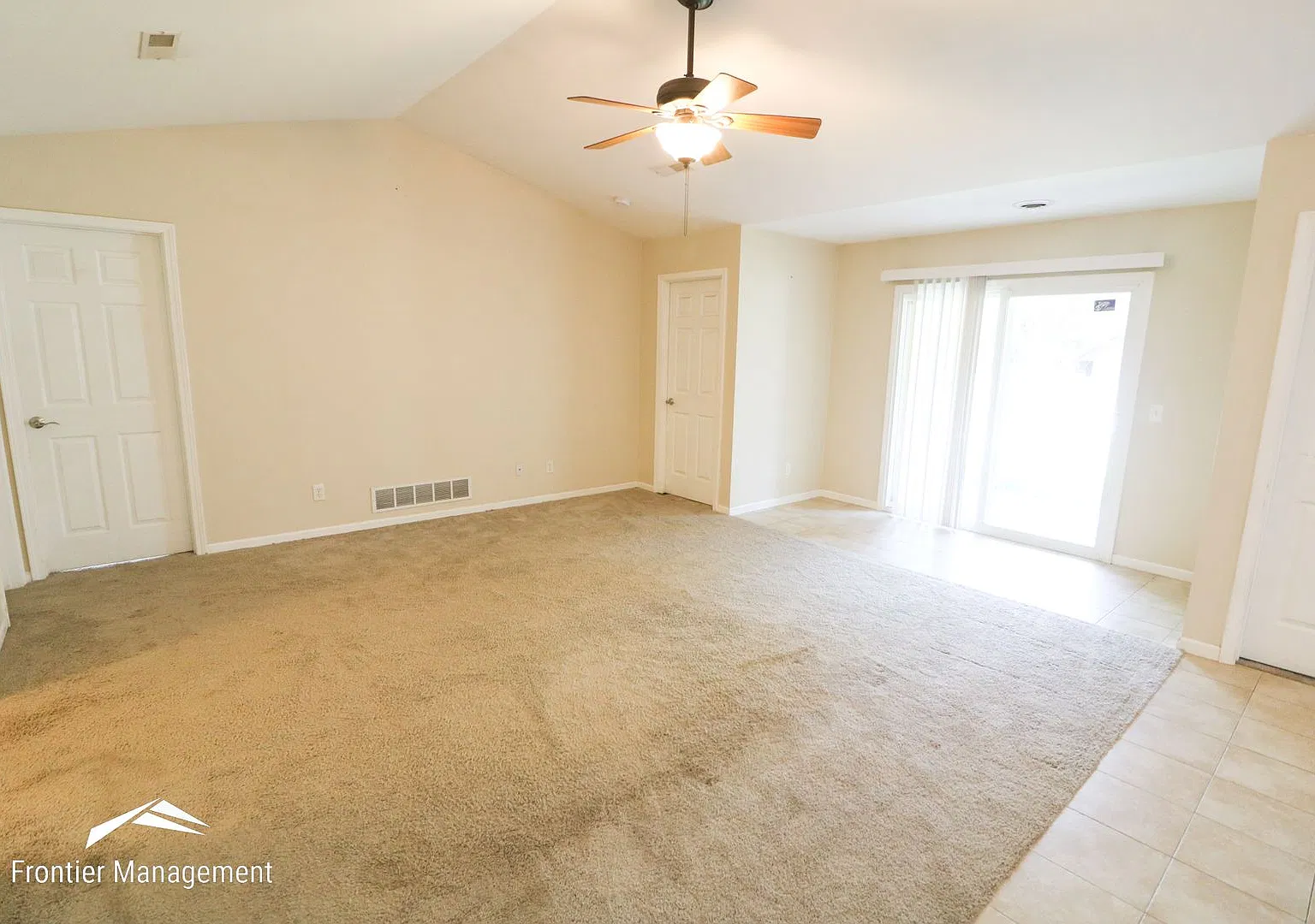 Amazing 4-bedroom duplex located in Northeast Manhattan! — Photo 4