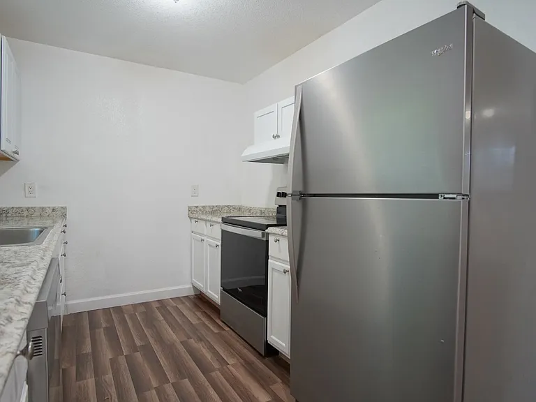 6037 Syrcle Ave — Photo 8
