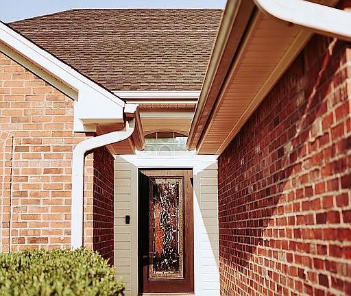 3rd image of 218 Winchester Dr