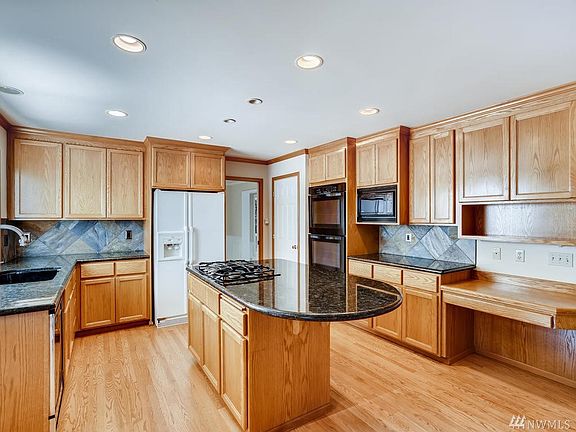 What a lovely kitchen!