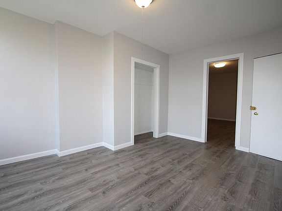 2nd image of 276 19th St #5