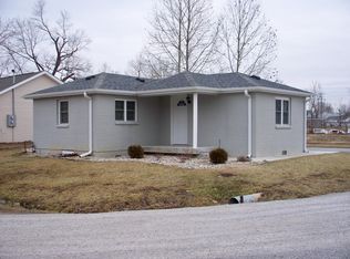 1521 W Walnut St, Herrin, IL 62948