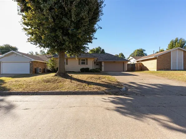 616 Fairlane Dr, Midwest City, OK 73110