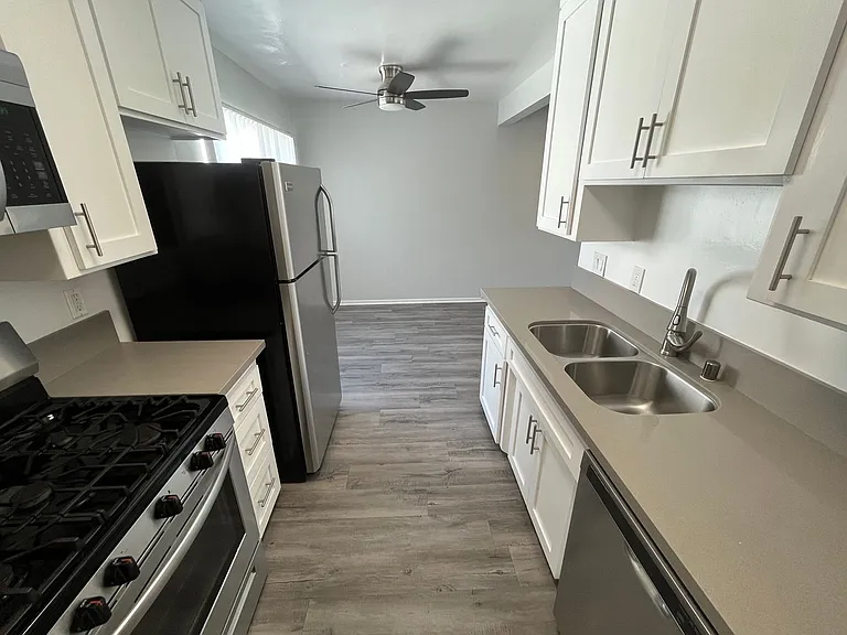 12323 Texas Ave — Photo 13