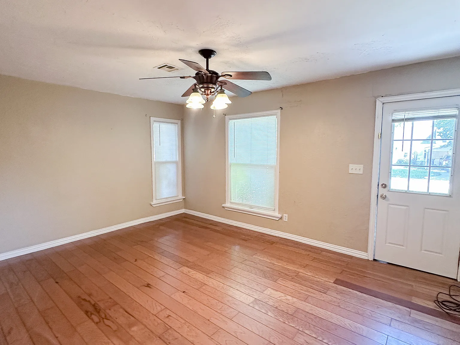 2 bed, 1176 sqft, $850 — Photo 2