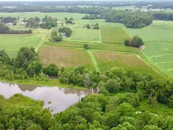 764 E Wayne Rd, La Grange, NC 28551