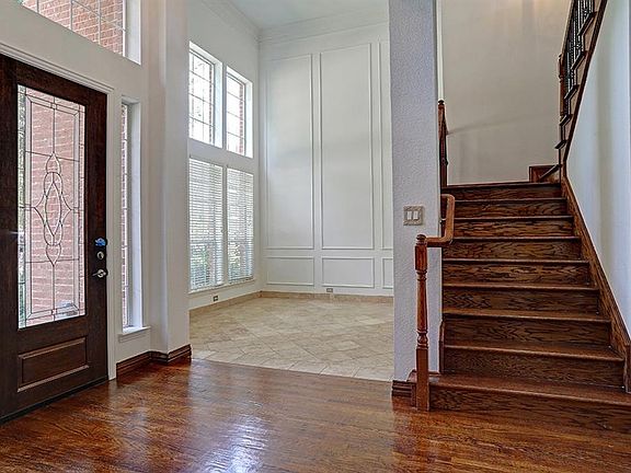 3rd image of 4724 Deer Valley Ln