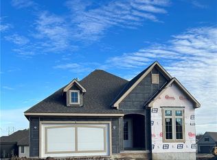 2404 W 146th St, Leawood, KS 66224